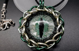 CHAMPAGNE AND GREEN CHAINMAIL DRAGONS EYE